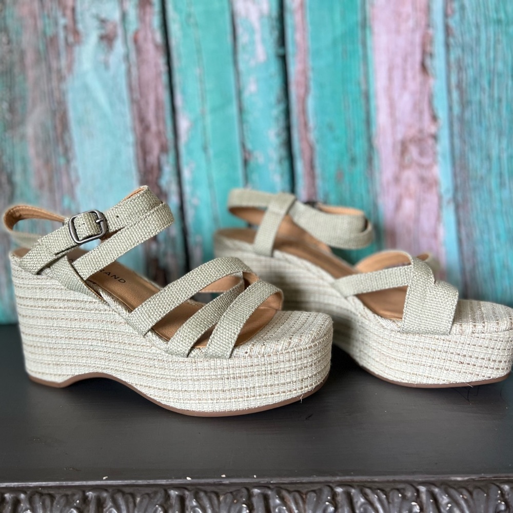 Lucky Brand Platform Sandals!